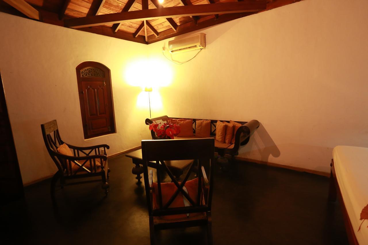 Villa Kusum ฮิกคาดูวา ภายนอก รูปภาพ